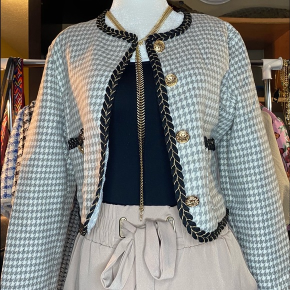 Blazer - Picture 1 of 2